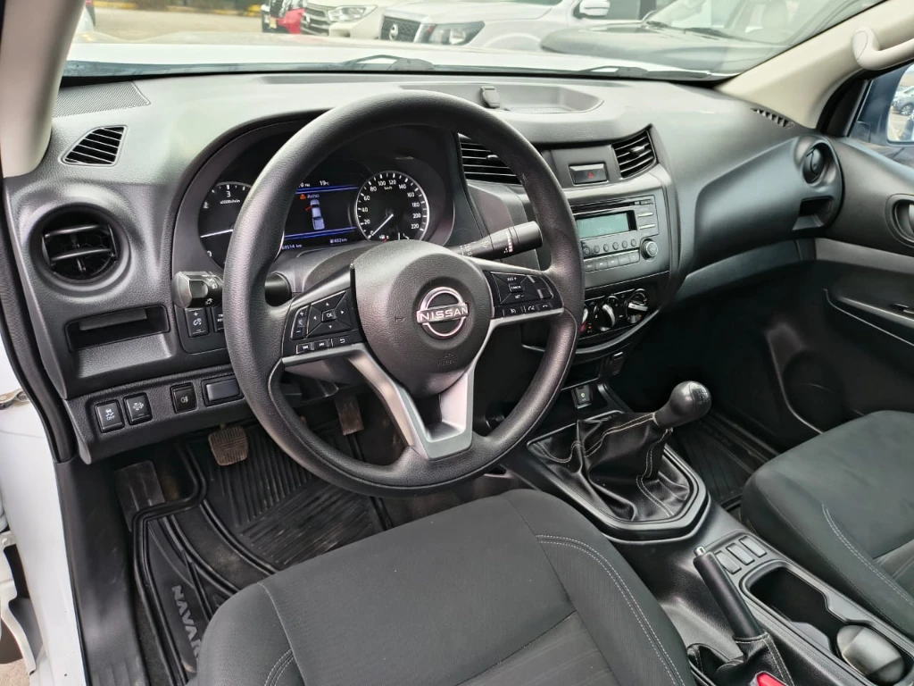 Nissan Navara Dc 4x2 2.3tdi Se año 2023