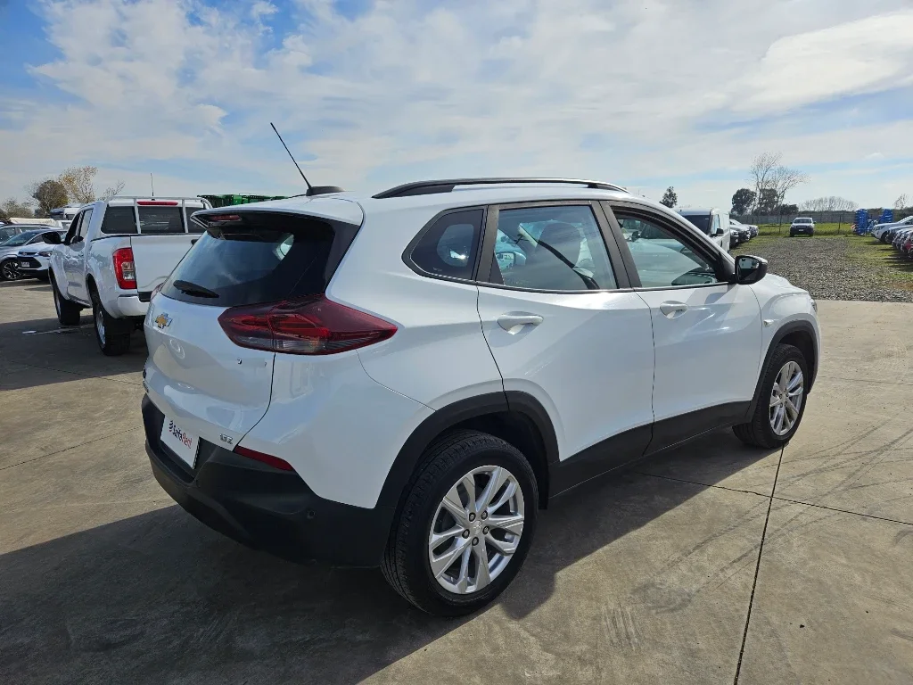 Chevrolet Tracker 1.2t Ltz R 4x2 At 5p año 2025
