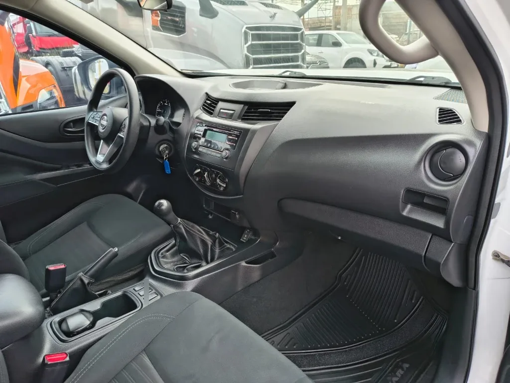 Nissan Navara Dc 4x2 2.3tdi Se año 2023