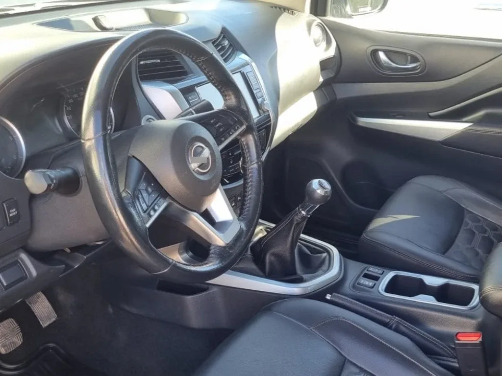 Nissan Navara Dc 4x4 2.3tdi Le año 2023