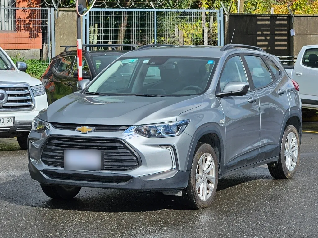 Chevrolet Tracker 1.2t Ltz R 4x2 At 5p año 2025