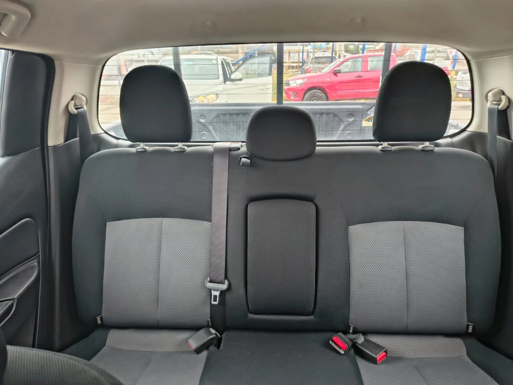 Mitsubishi L200 Katana D/c 2.4 Td Mt Cr 4x2 año 2023
