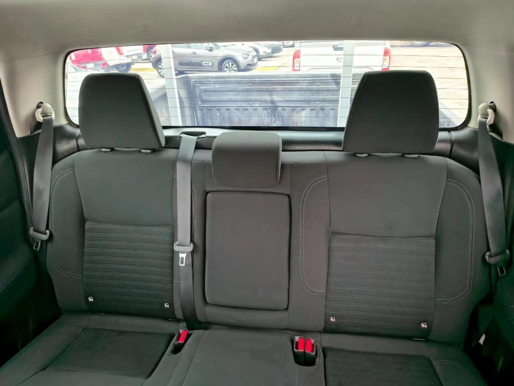 Nissan Navara Dc 4x2 2.3tdi Se año 2023