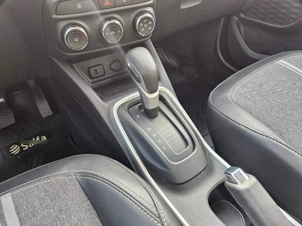 Chevrolet Tracker 1.2t Ltz R 4x2 At 5p año 2025