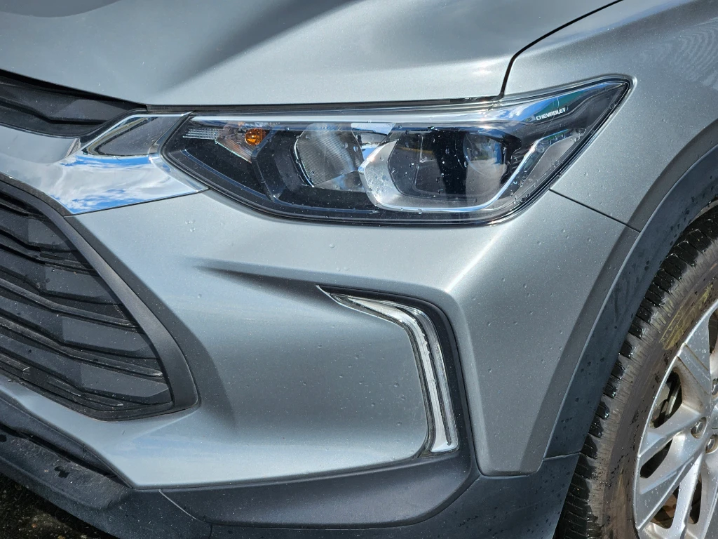 Chevrolet Tracker 1.2t Ltz R 4x2 At 5p año 2025