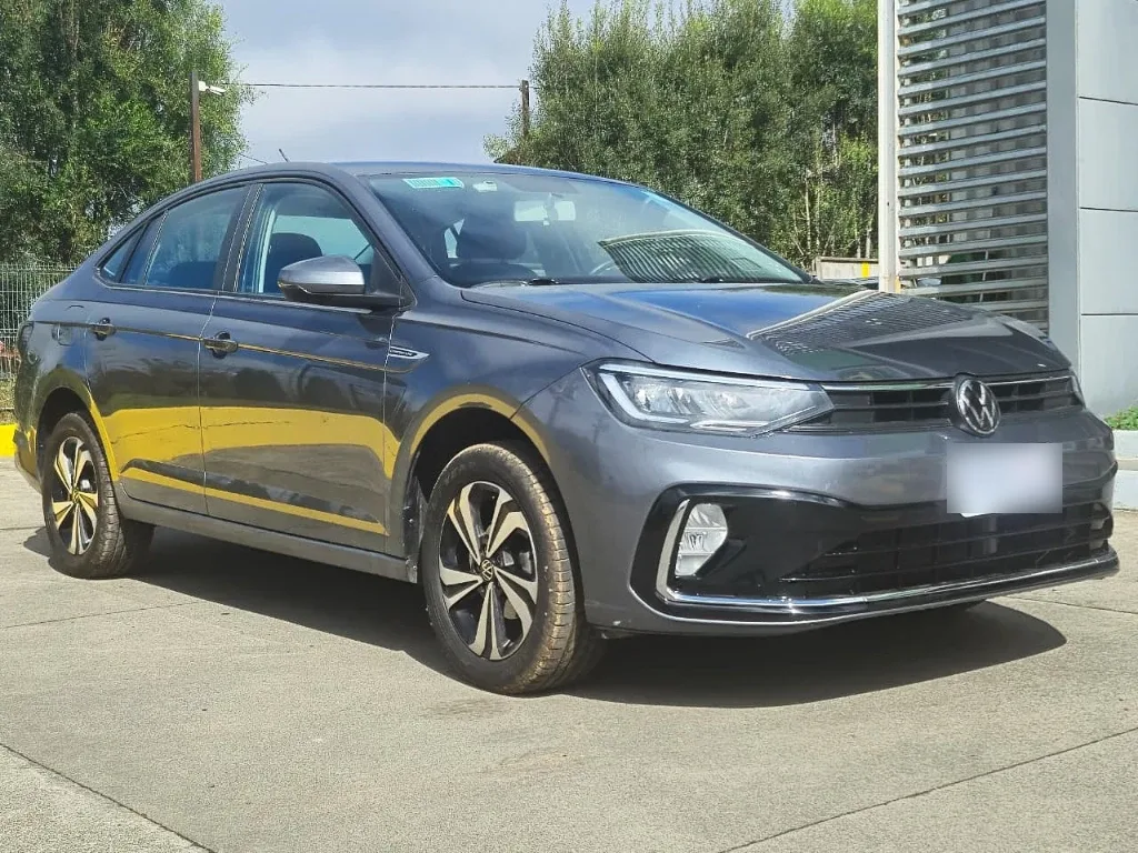 Volkswagen Virtus Confortline Tsi 1.0 Aut año 2024
