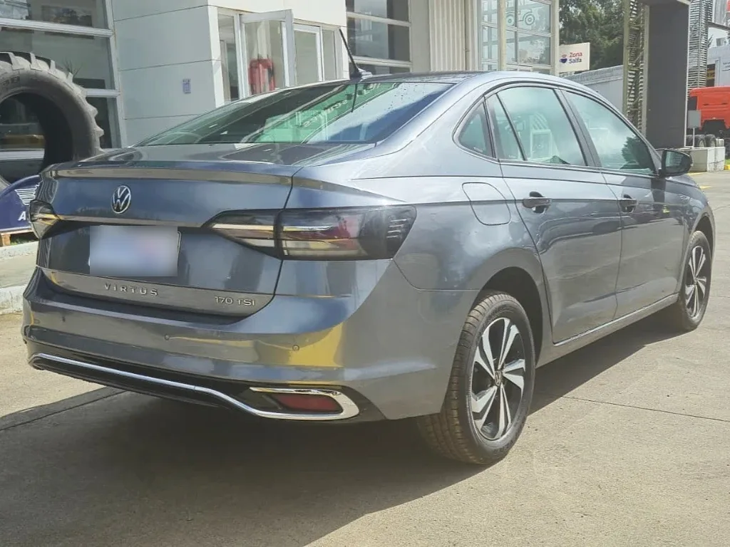 Volkswagen Virtus Confortline Tsi 1.0 Aut año 2024