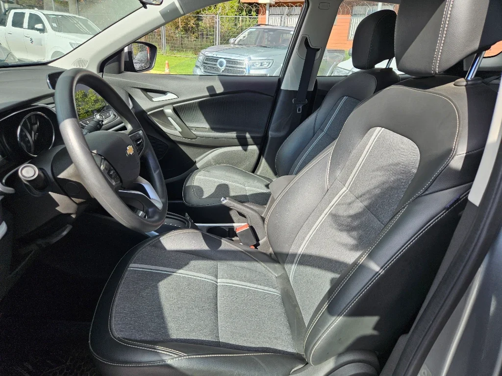 Chevrolet Tracker 1.2t Ltz R 4x2 At 5p año 2025
