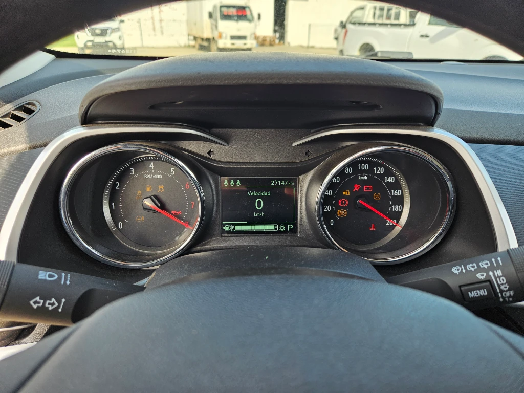 Chevrolet Tracker 1.2t Ltz R 4x2 At 5p año 2025