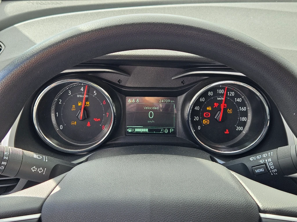 Chevrolet Tracker 1.2t Ltz R 4x2 At 5p año 2025