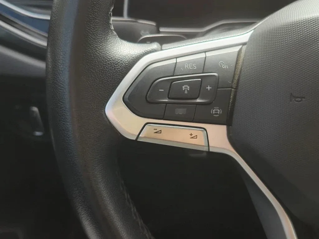 Volkswagen Virtus Confortline Tsi 1.0 Aut año 2024