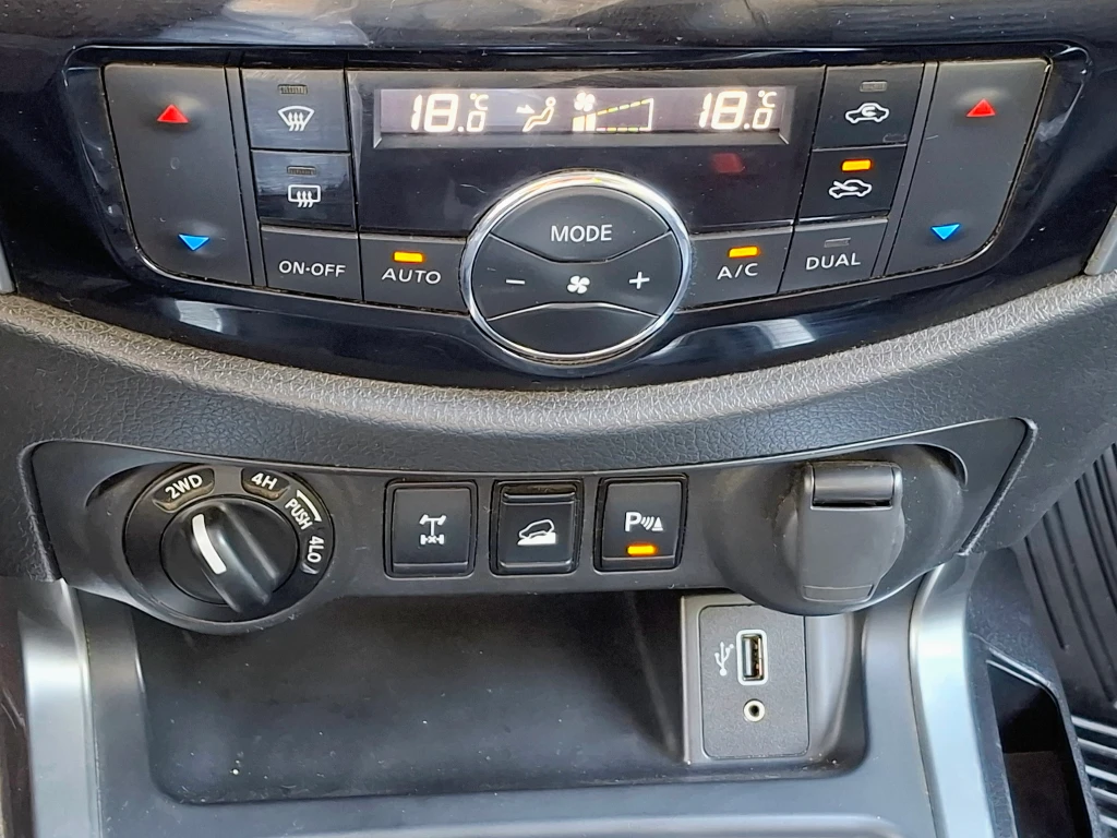 Nissan Navara Dc 4x4 2.3tdi Le año 2023