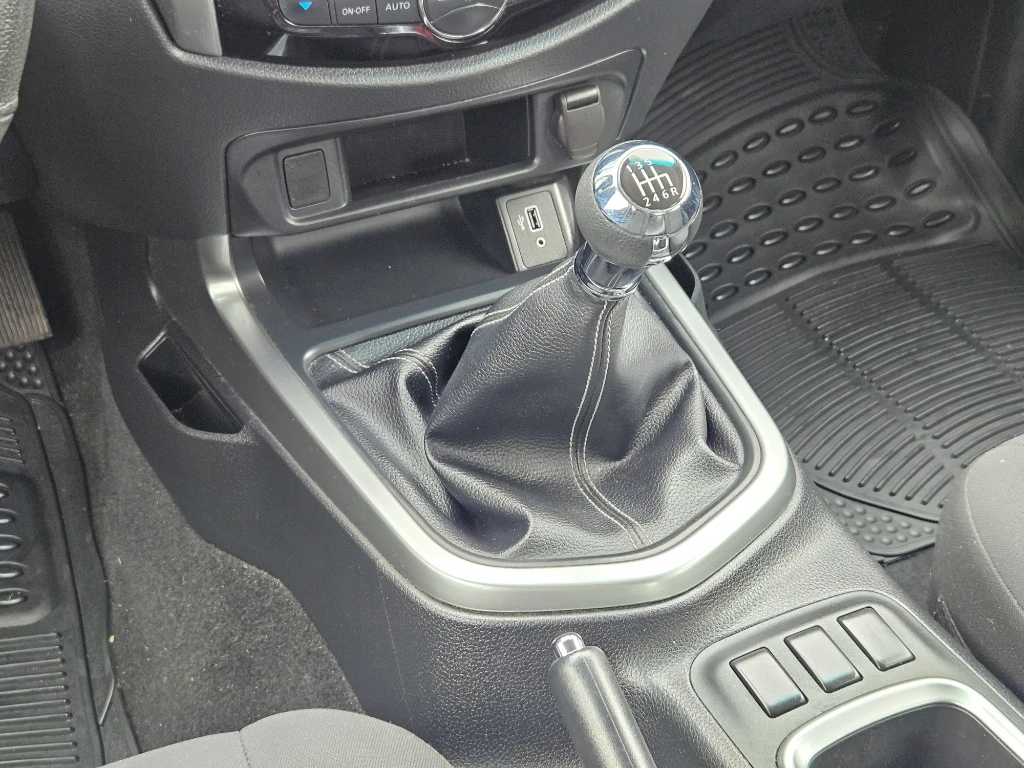 Nissan Navara Navara Dc 4x2 2.3tdi Xe año 2023