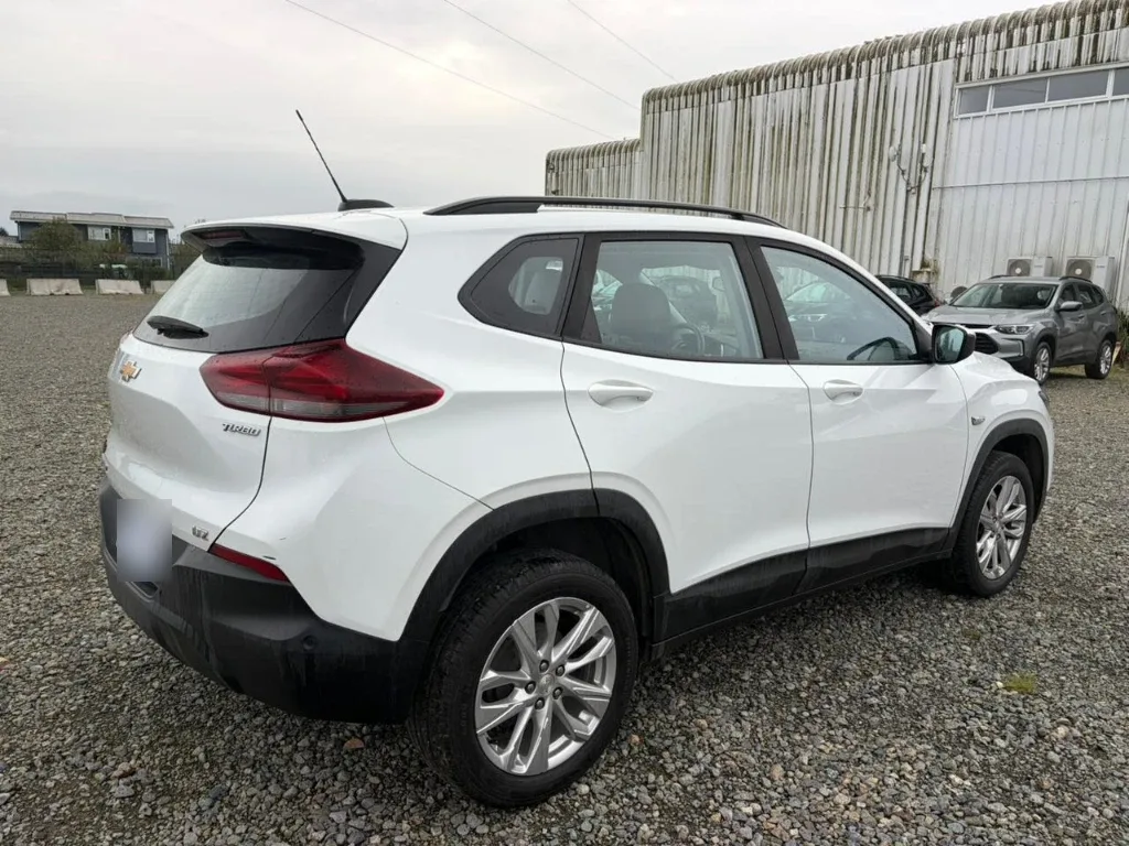 Chevrolet Tracker 1.2t Ltz R 4x2 At 5p año 2025