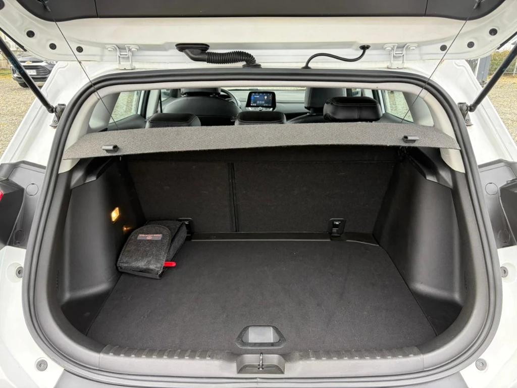Chevrolet Tracker 1.2t Ltz R 4x2 At 5p año 2025