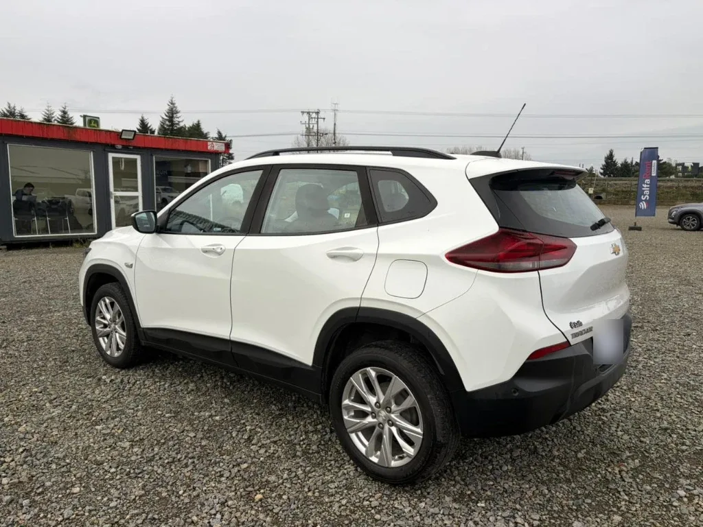 Chevrolet Tracker 1.2t Ltz R 4x2 At 5p año 2025