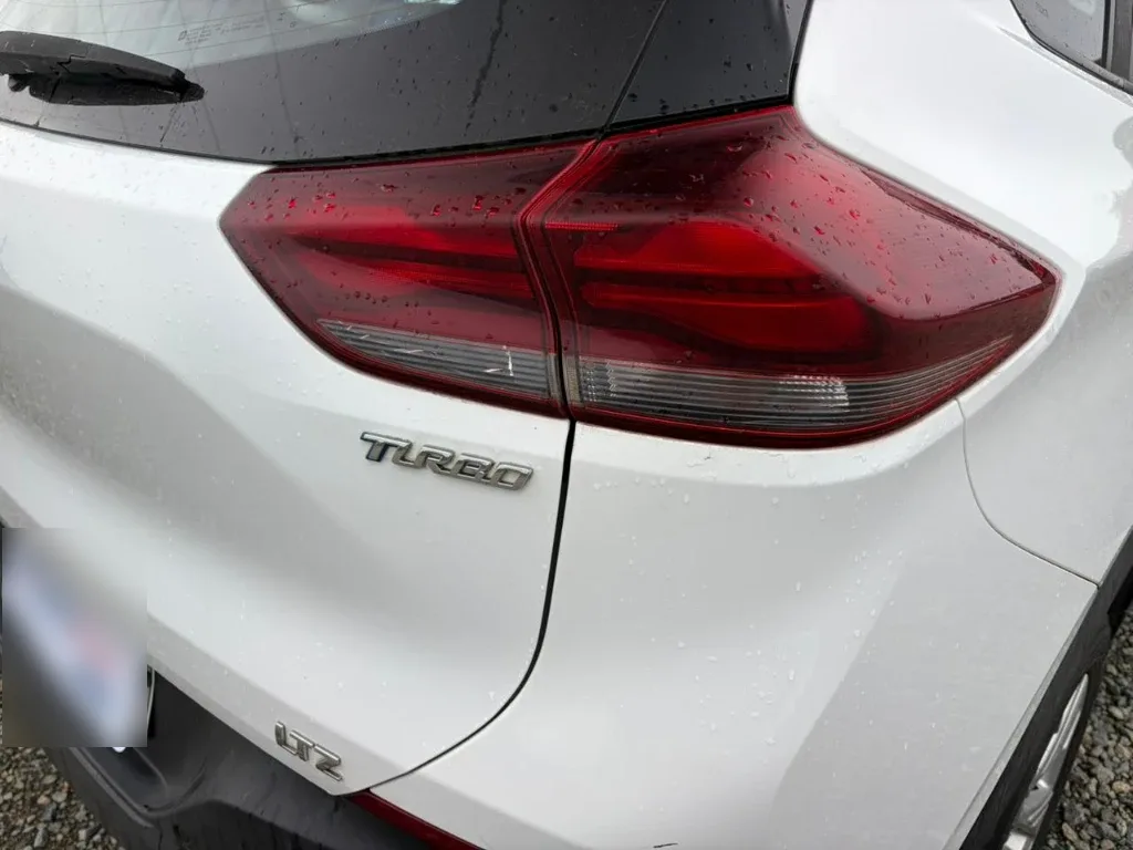 Chevrolet Tracker 1.2t Ltz R 4x2 At 5p año 2025