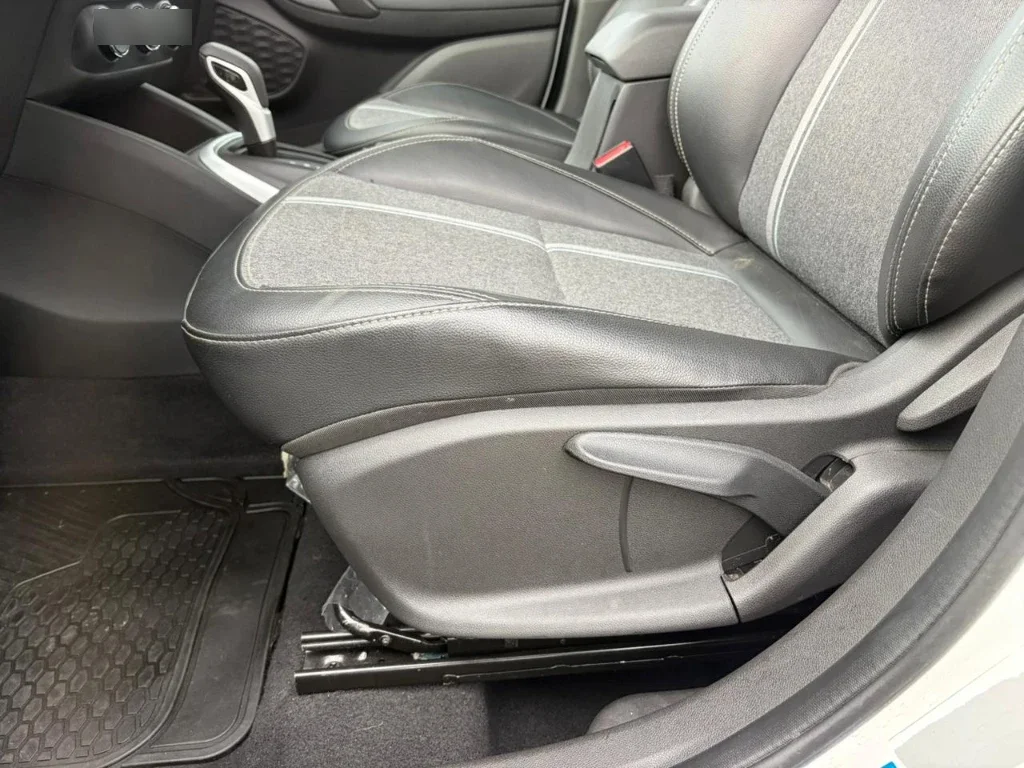 Chevrolet Tracker 1.2t Ltz R 4x2 At 5p año 2025