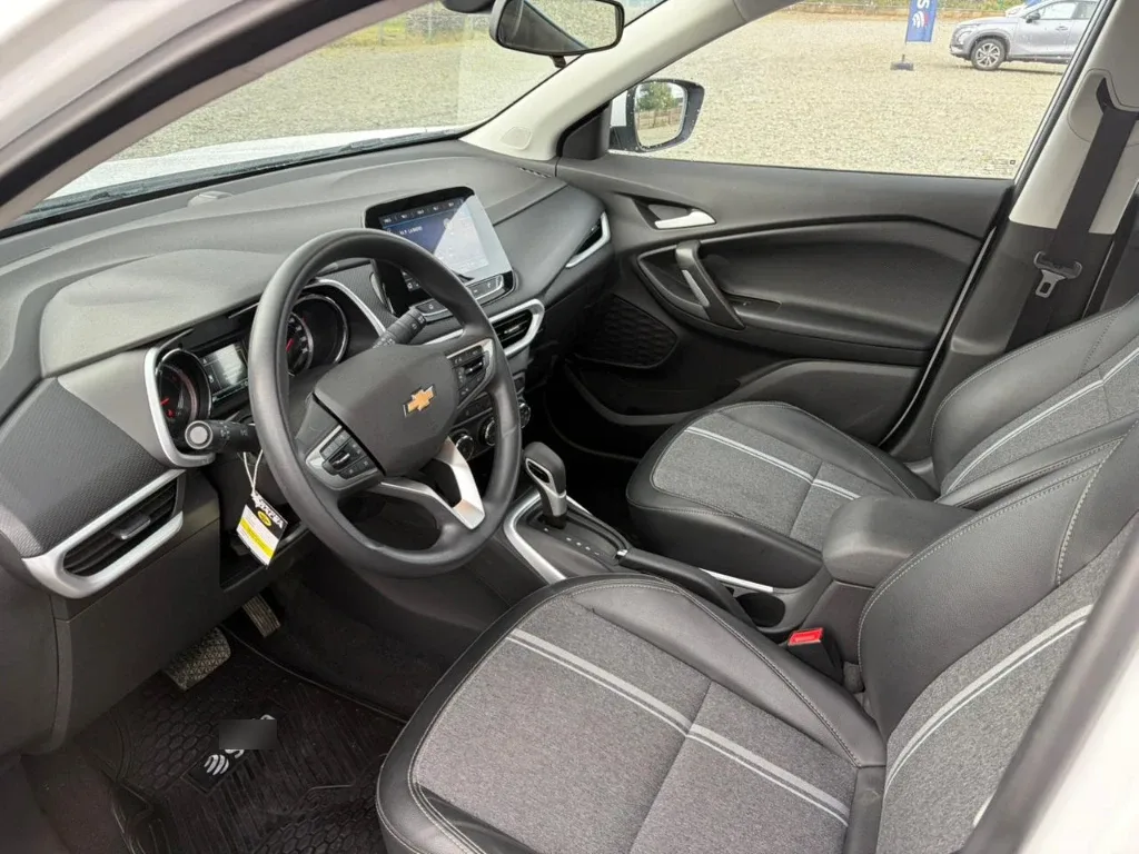 Chevrolet Tracker 1.2t Ltz R 4x2 At 5p año 2025