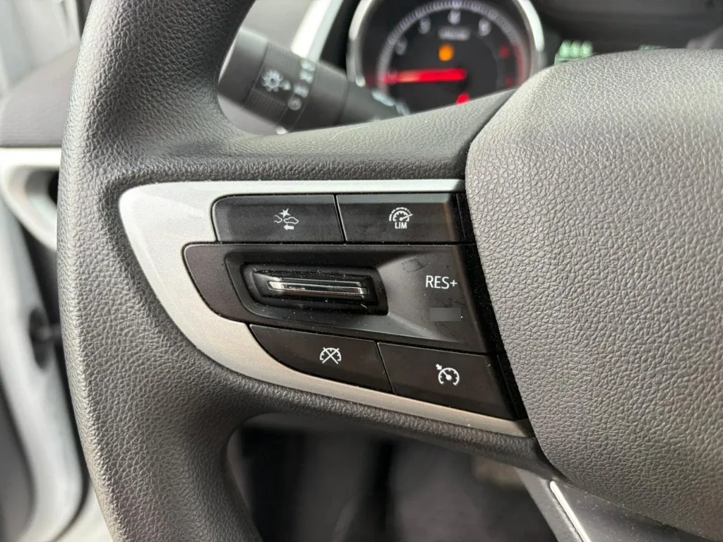 Chevrolet Tracker 1.2t Ltz R 4x2 At 5p año 2025
