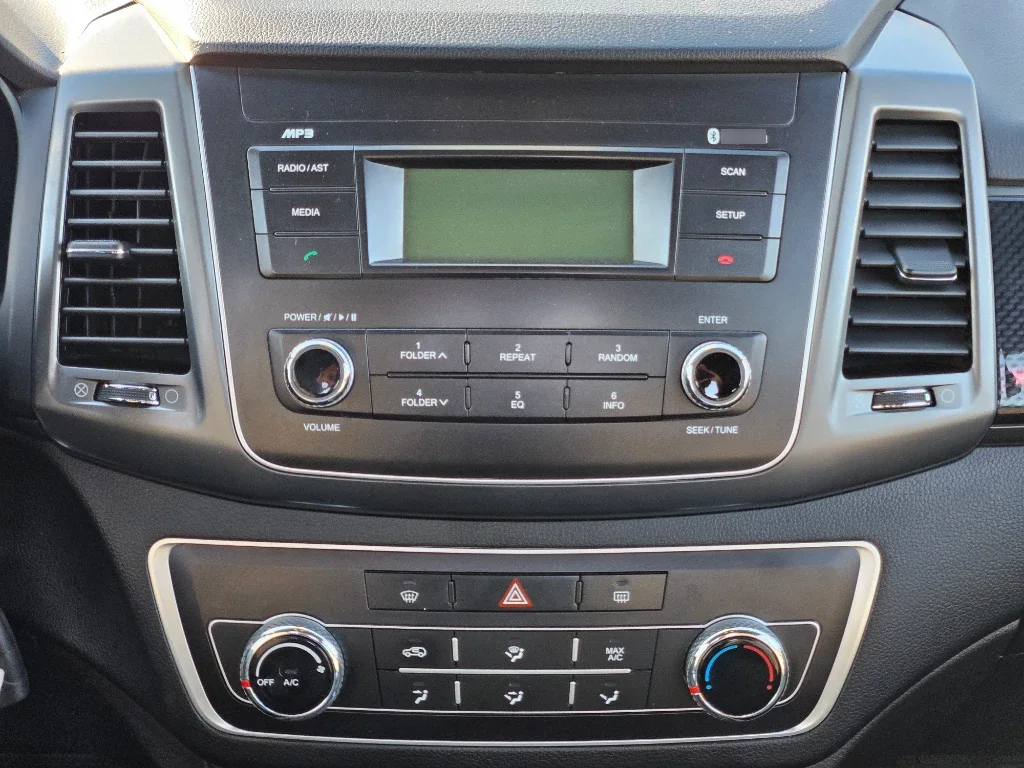 Ssangyong Grand Musso Grand Musso 2.2 4x2 Mt año 2023