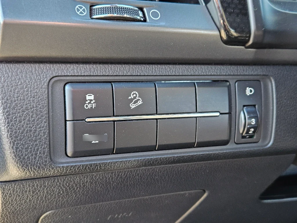 Ssangyong Grand Musso Grand Musso 2.2 4x2 Mt año 2023
