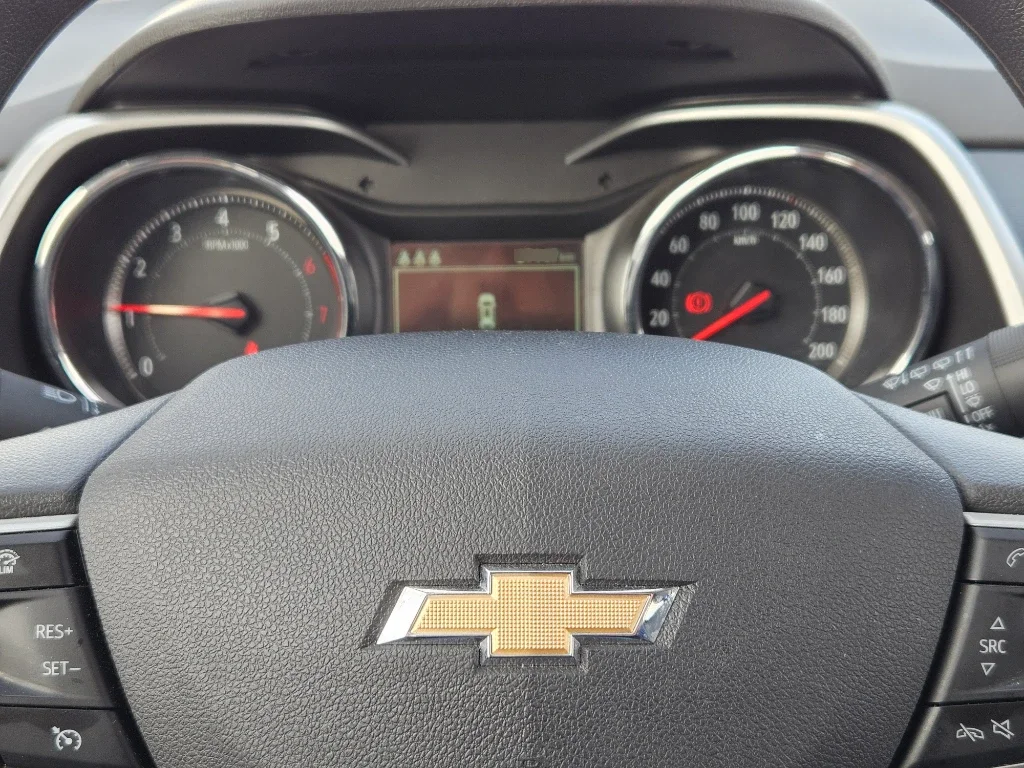 Chevrolet Tracker 1.2t Ltz R 4x2 At 5p año 2025