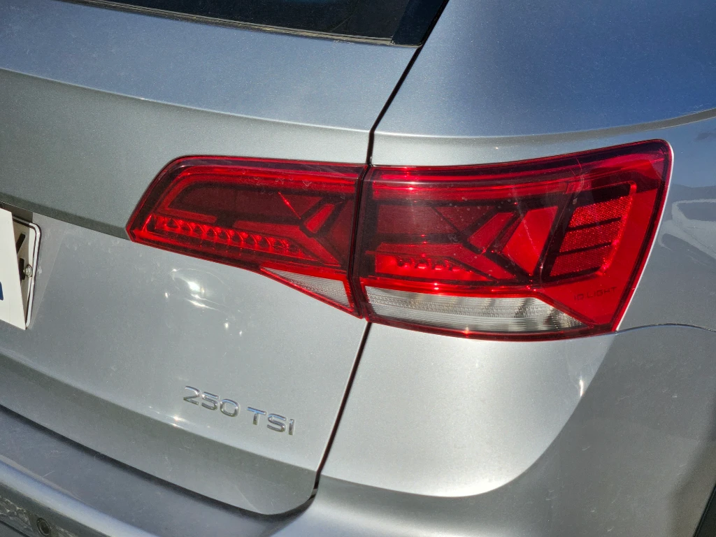 Volkswagen Taos Taos 1.4 Tsi At Highline año 2023