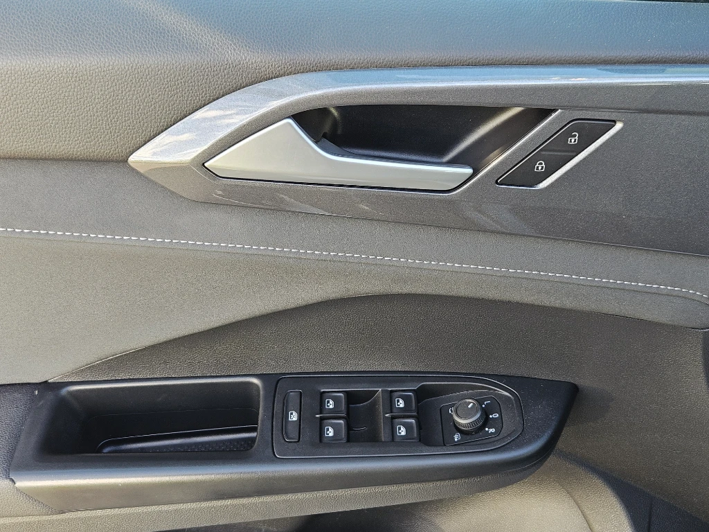 Volkswagen Taos Taos 1.4 Tsi At Highline año 2023