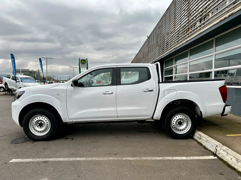 Nissan Navara Navara Dc 4x2 2.3 Tdi Se año 2023