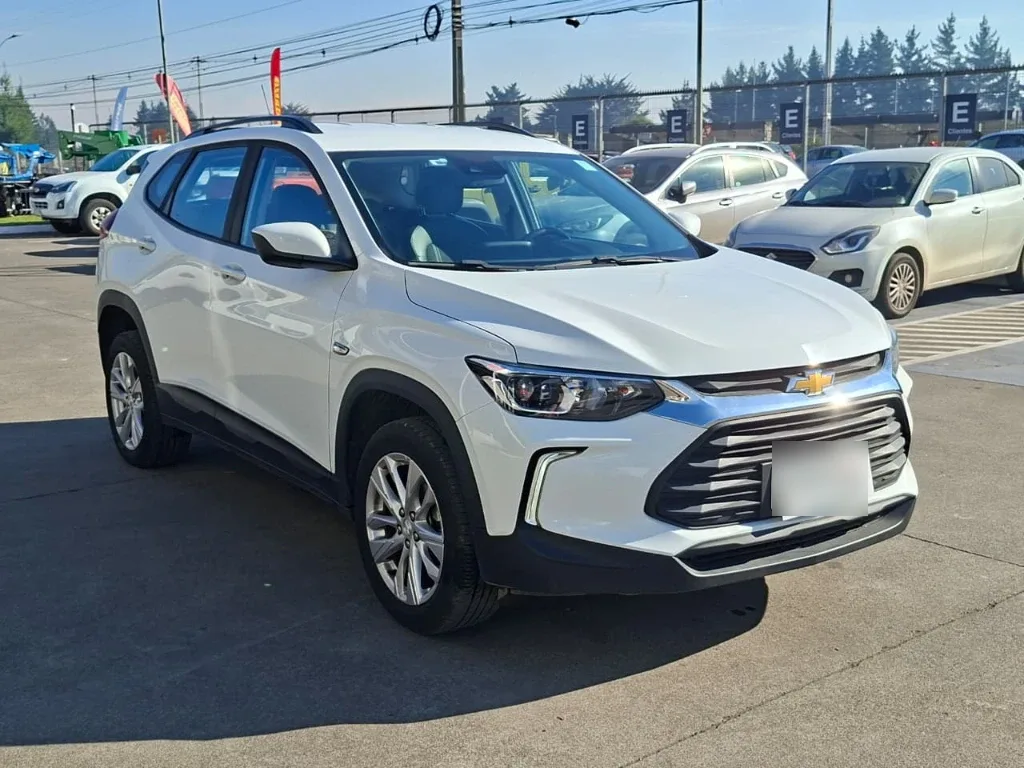 Chevrolet Tracker 1.2t Ltz R 4x2 At 5p año 2025