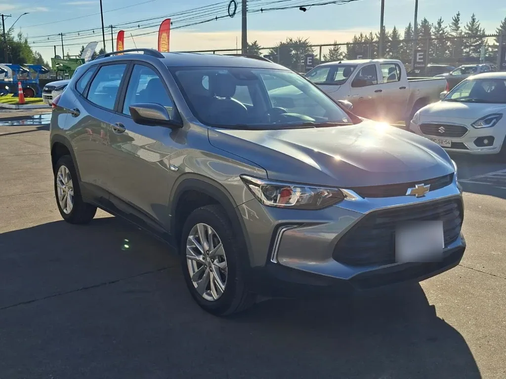 Chevrolet Tracker 1.2t Ltz R 4x2 At 5p año 2025