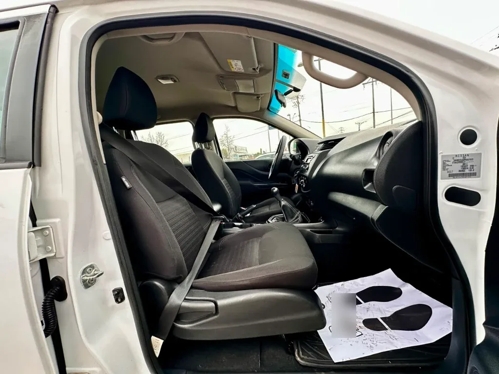 Nissan Navara Navara Dc 4x2 2.3 Tdi Se año 2023