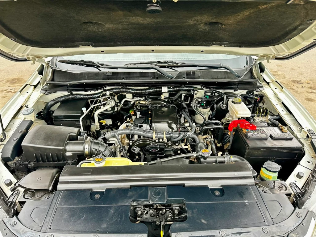 Nissan Navara Navara Dc 4x2 2.3 Tdi Se año 2023