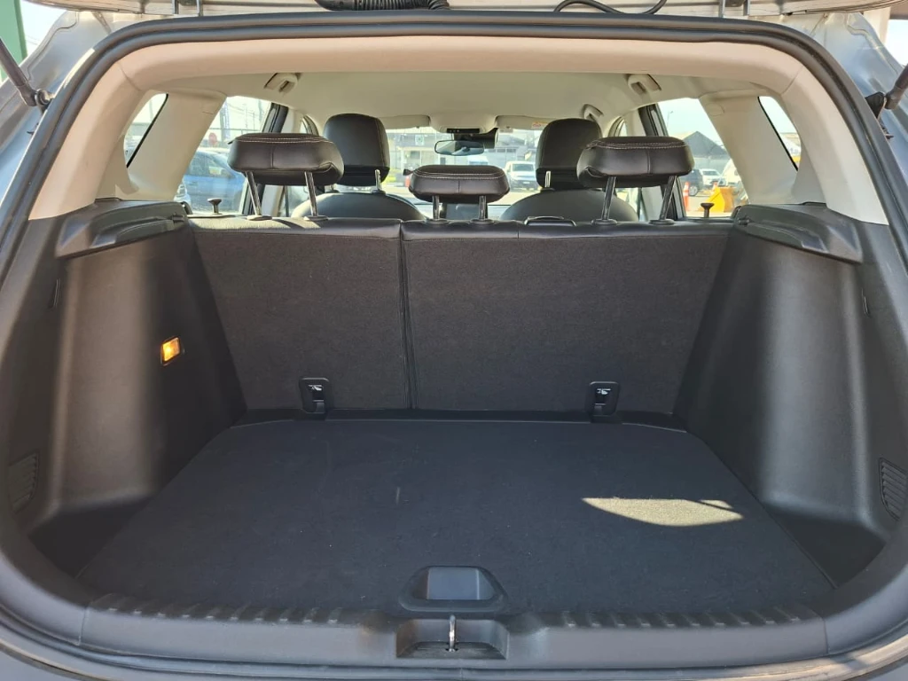 Chevrolet Tracker 1.2t Ltz R 4x2 At año 2025