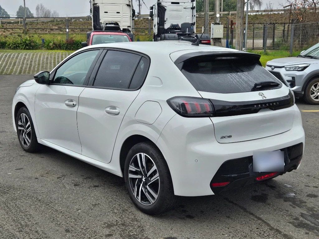 Peugeot 208 208 Puretech 100 Hb 1.2 año 2023