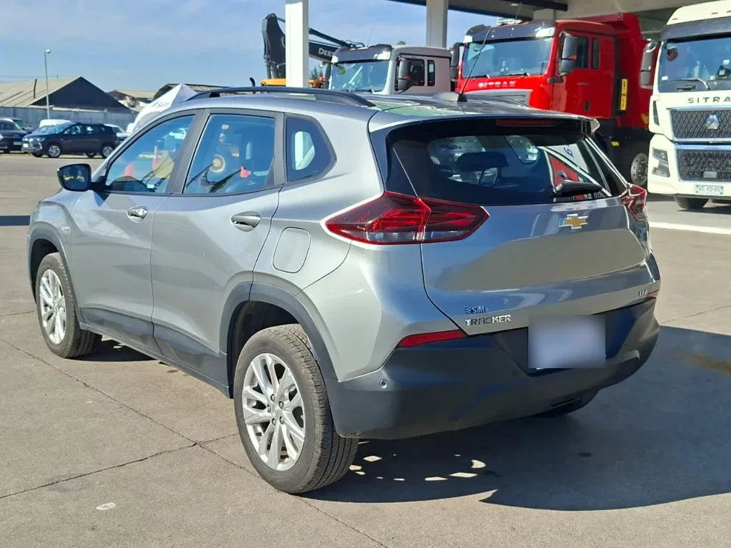 Chevrolet Tracker 1.2t Ltz R 4x2 At año 2025