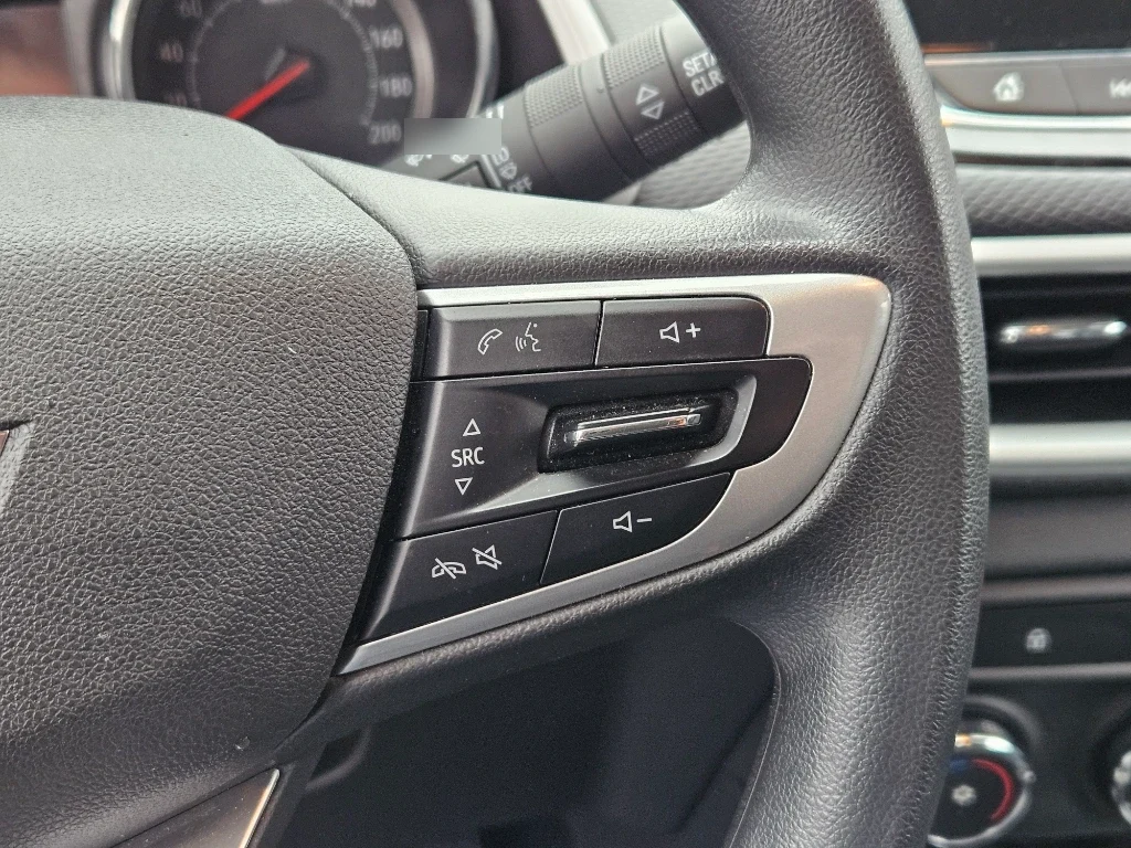 Chevrolet Tracker 1.2t Ltz R 4x2 At 5p año 2025