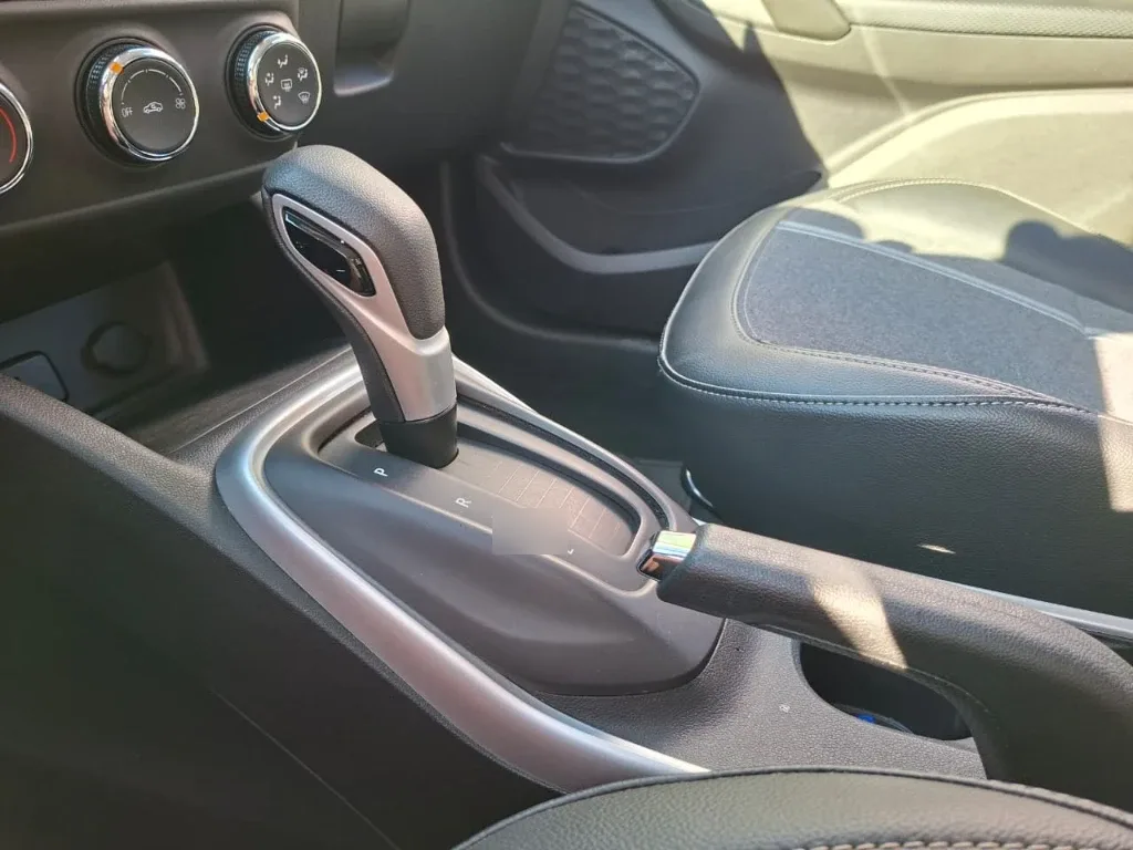 Chevrolet Tracker 1.2t Ltz R 4x2 At 5p año 2025