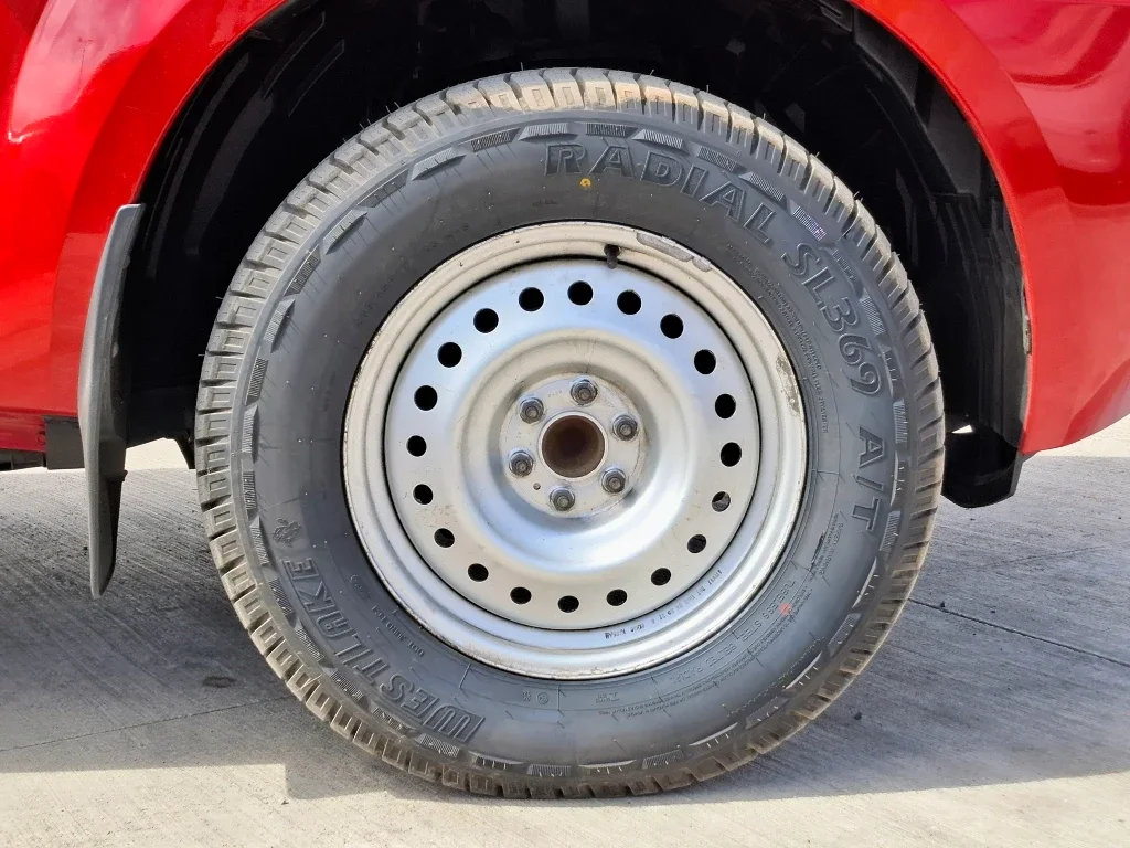 Nissan Navara Navara Dc 4x2 2.3tdi Se año 2023