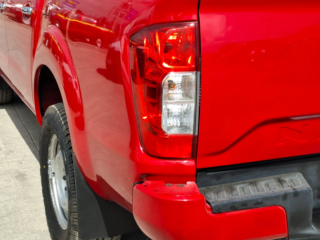 Nissan Navara Navara Dc 4x2 2.3tdi Se año 2023
