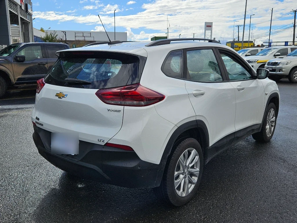 Chevrolet Tracker 1.2t Ltz R 4x2 At 5p año 2025