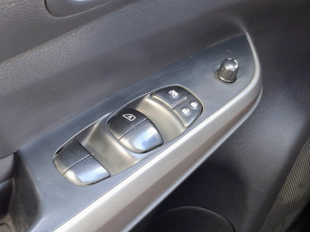 Nissan Navara Navara Dc 4x2 2.3tdi Se año 2023