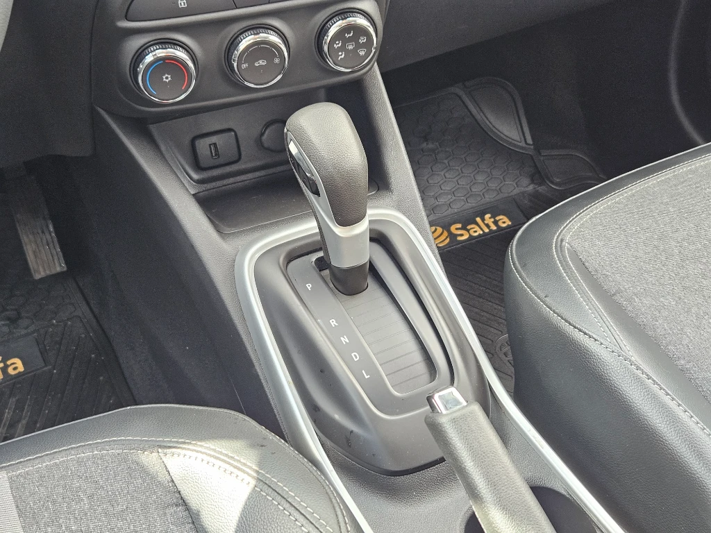 Chevrolet Tracker 1.2t Ltz R 4x2 At 5p año 2025