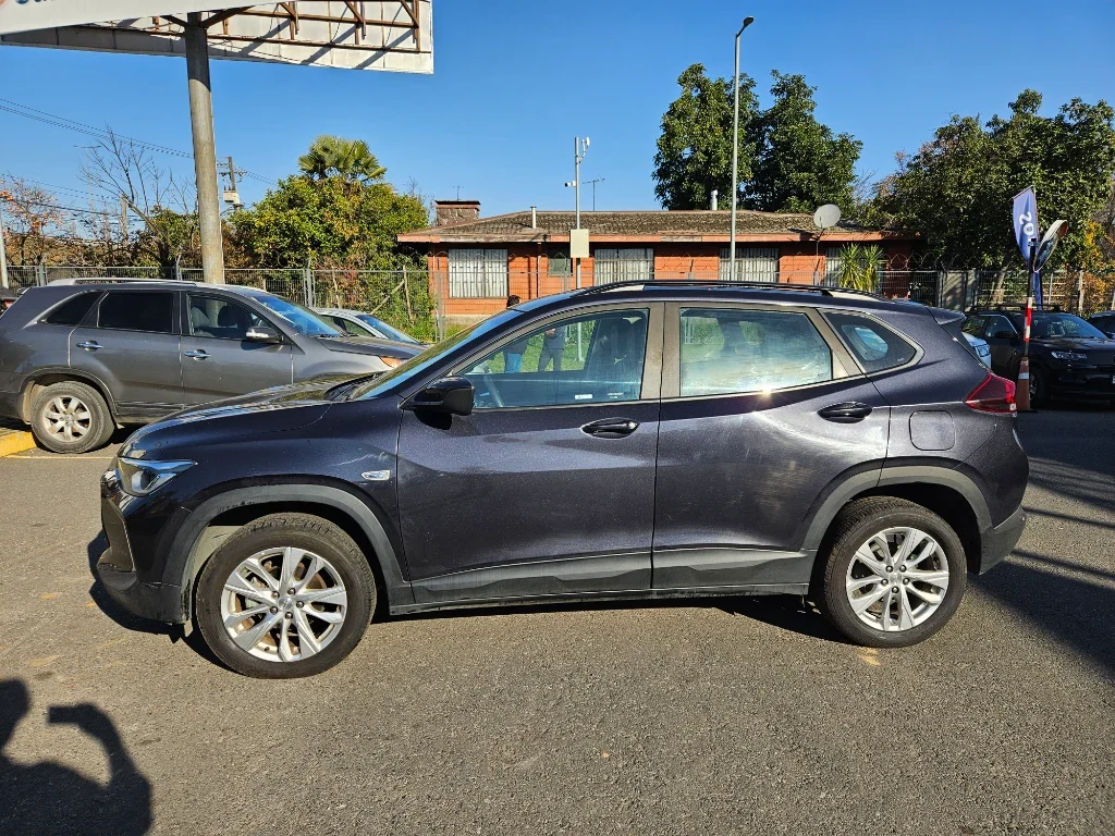 Chevrolet Tracker 1.2t Ltz R 4x2 At 5p año 2025