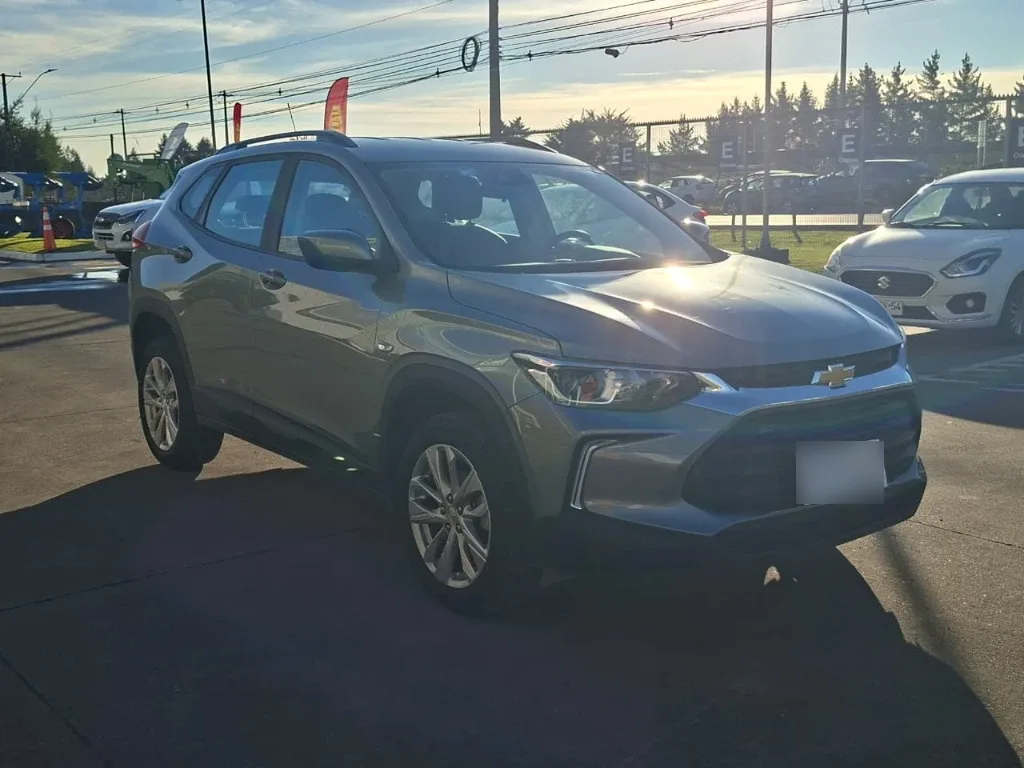 Chevrolet Tracker 1.2t Ltz R 4x2 At 5p año 2025