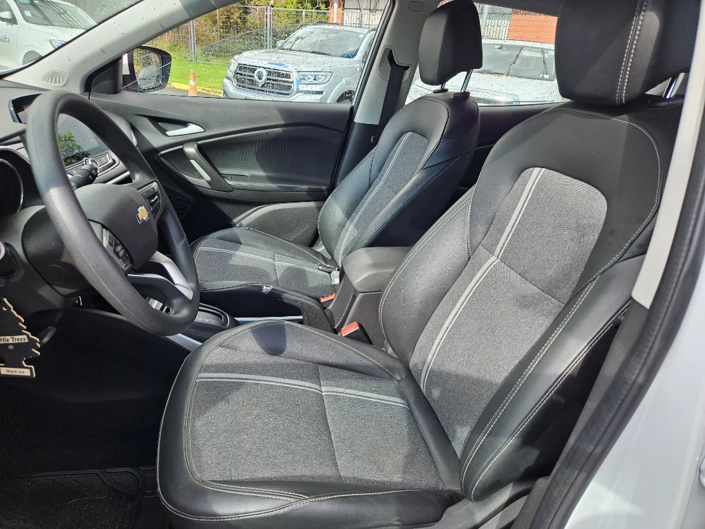 Chevrolet Tracker 1.2t Ltz R 4x2 At 5p año 2025