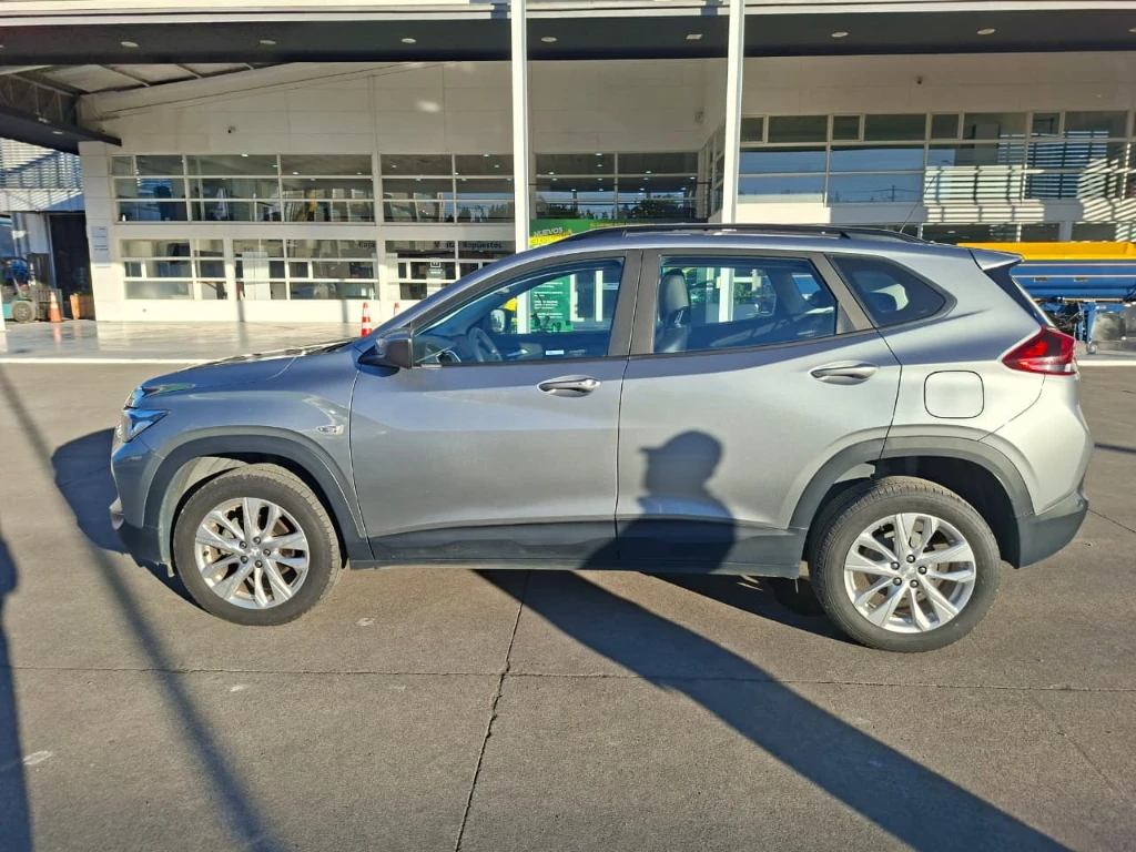 Chevrolet Tracker 1.2t Ltz R 4x2 At 5p año 2025