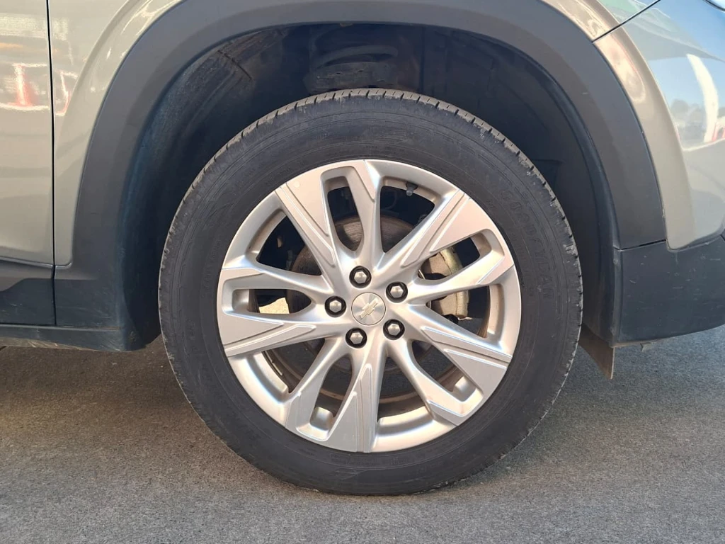 Chevrolet Tracker 1.2t Ltz R 4x2 At 5p año 2025