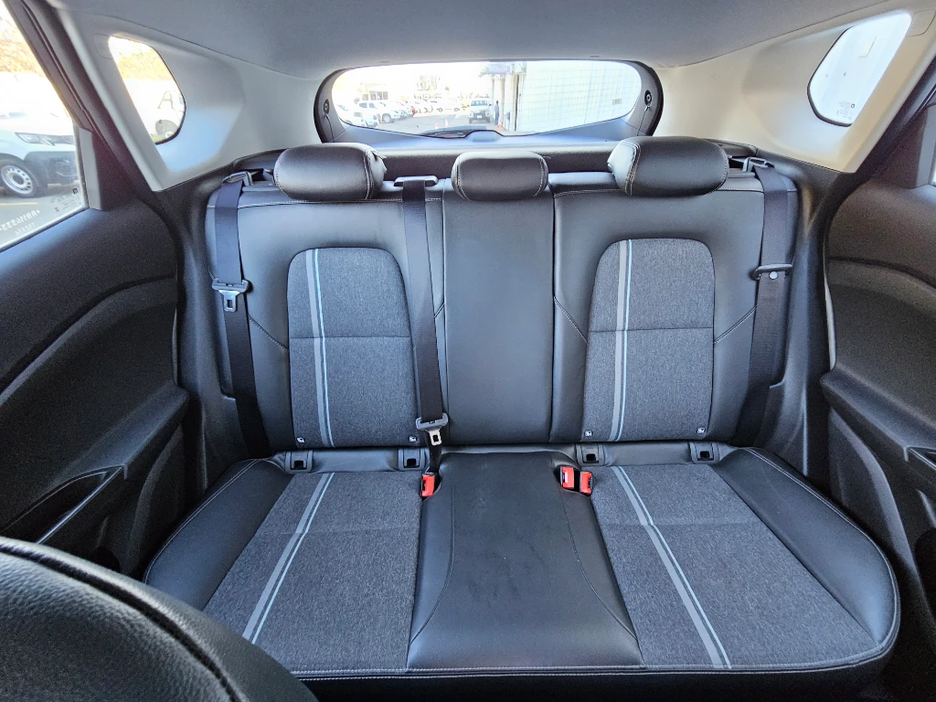 Chevrolet Tracker 1.2t Ltz R 4x2 At 5p año 2025